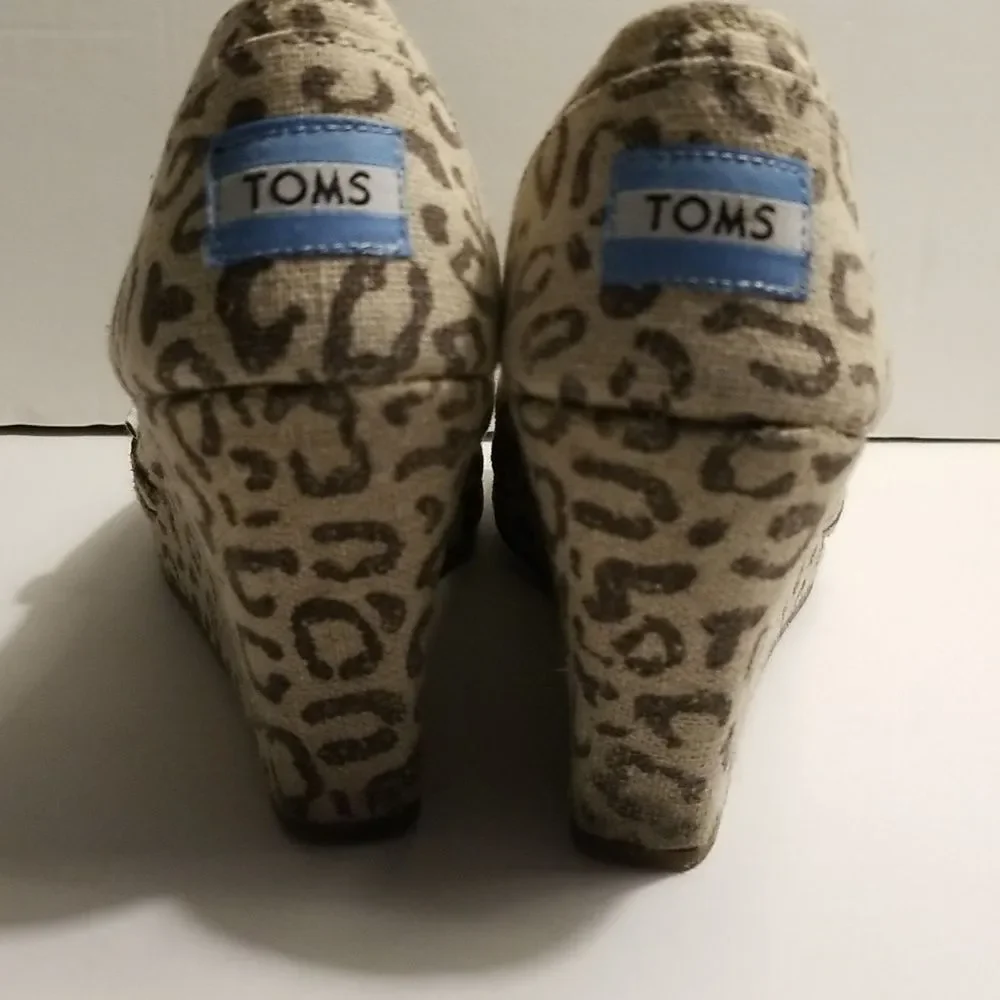 Toms Espadrille  Shoes Wedge Peep Toe Sandals Womens Size 8 Animal Print Summer